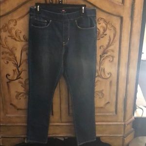 Levi’s Pull-On Skinny Mid Rise Jeans